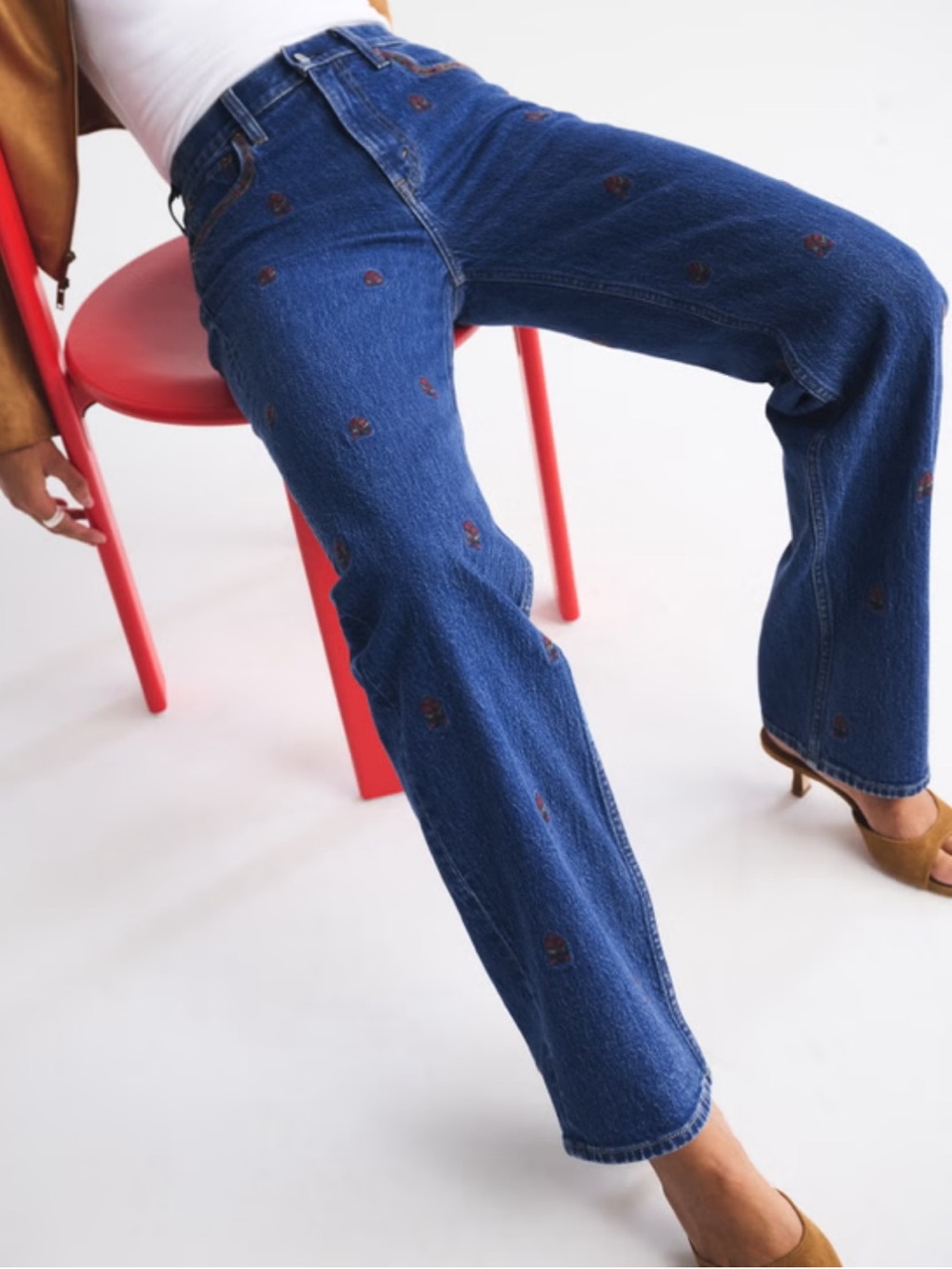 Abercrombie & Fitch High Rise 90s Relaxed Floral Embroidered Jeans Curve Love